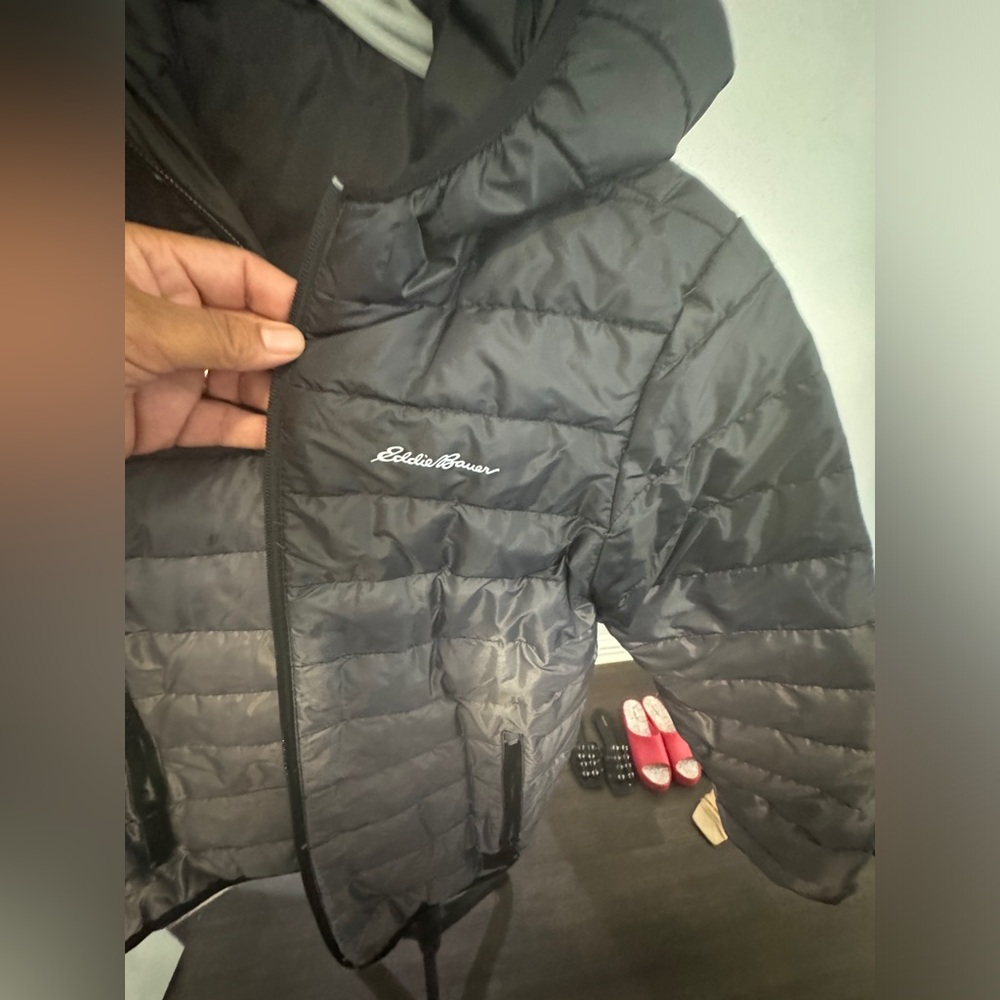 Boys light weight puff Eddie Bauer coat. Size M (10)